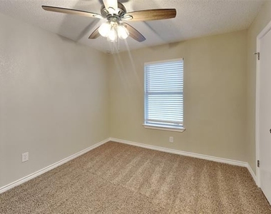 5900 Stone Meadow Lane - Photo Thumbnail 14