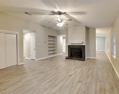 5900 Stone Meadow Lane - Photo Thumbnail 2