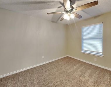 5900 Stone Meadow Lane - Photo Thumbnail 12