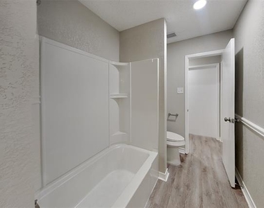5900 Stone Meadow Lane - Photo Thumbnail 16
