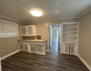 625 Larkin Street - Photo Thumbnail 2
