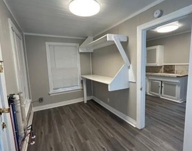 625 Larkin Street - Photo Thumbnail 3