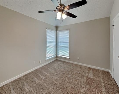 222 Mahogany Drive - Photo Thumbnail 10