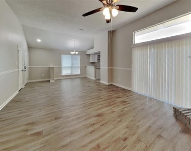 222 Mahogany Drive - Photo Thumbnail 2