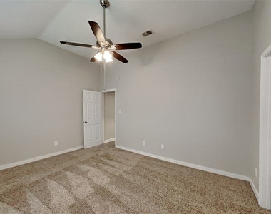 222 Mahogany Drive - Photo Thumbnail 4