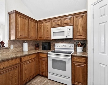 4820 Eagle Trace Drive - Photo Thumbnail 12