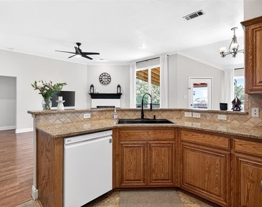 4820 Eagle Trace Drive - Photo Thumbnail 11