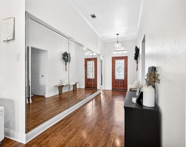 4820 Eagle Trace Drive - Photo Thumbnail 2