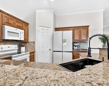 4820 Eagle Trace Drive - Photo Thumbnail 13