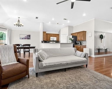 4820 Eagle Trace Drive - Photo Thumbnail 6