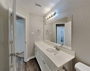 5611 Northstar Lane - Photo Thumbnail 16