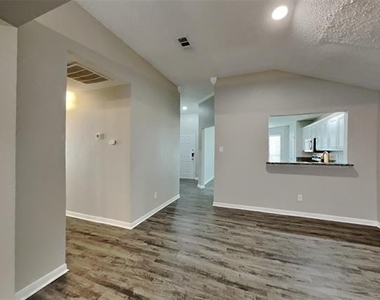 5611 Northstar Lane - Photo Thumbnail 6