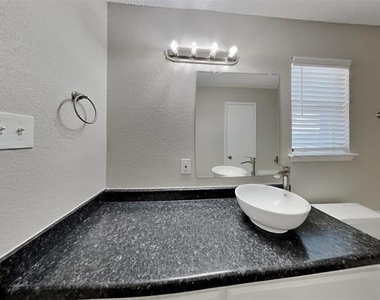 5611 Northstar Lane - Photo Thumbnail 11