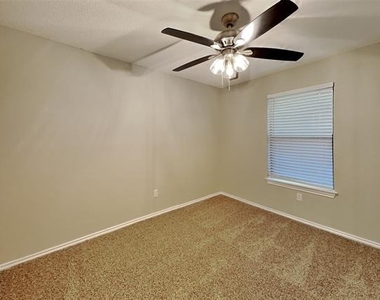 4819 Gaylewood Court - Photo Thumbnail 9