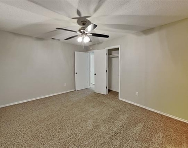 4819 Gaylewood Court - Photo Thumbnail 12