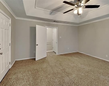 4819 Gaylewood Court - Photo Thumbnail 6