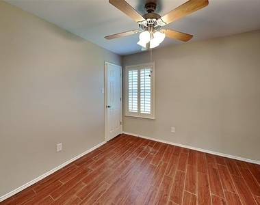 12141 Thicket Bend Drive - Photo Thumbnail 15