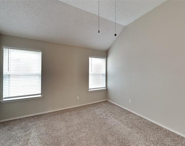 7864 Maiden Lane - Photo Thumbnail 6