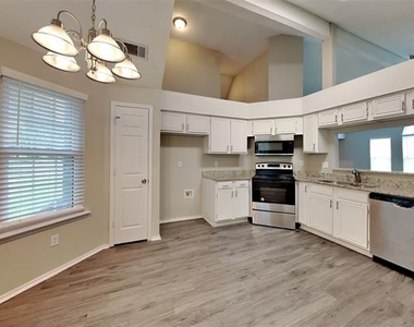 7864 Maiden Lane - Photo Thumbnail 3