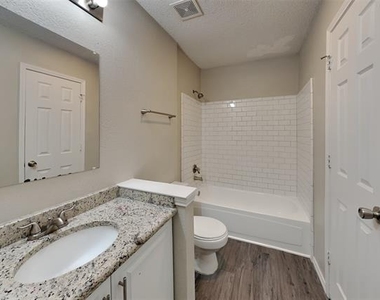7864 Maiden Lane - Photo Thumbnail 14