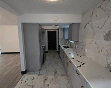 715 N Deerfield Circle - Photo Thumbnail 11