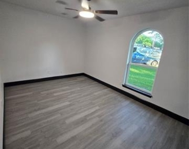 715 N Deerfield Circle - Photo Thumbnail 29