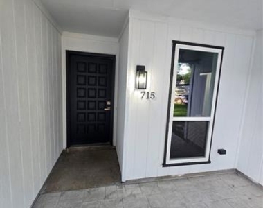 715 N Deerfield Circle - Photo Thumbnail 21