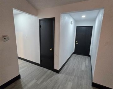 715 N Deerfield Circle - Photo Thumbnail 16