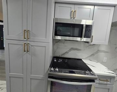 715 N Deerfield Circle - Photo Thumbnail 7