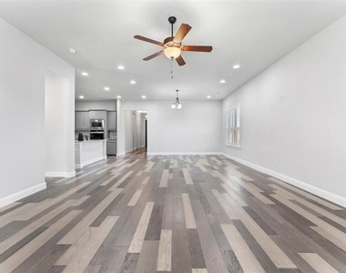 7581 Sevie Lane - Photo Thumbnail 8