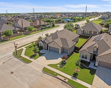 7581 Sevie Lane - Photo Thumbnail 31