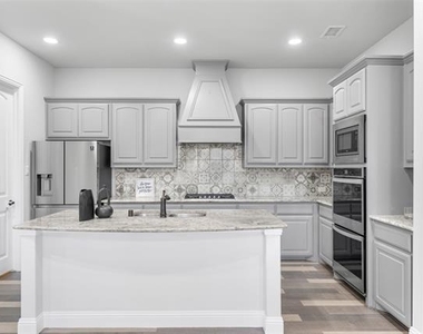 7581 Sevie Lane - Photo Thumbnail 10