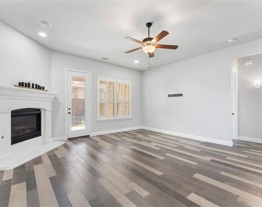 7581 Sevie Lane - Photo Thumbnail 7