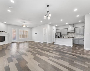 7581 Sevie Lane - Photo Thumbnail 4