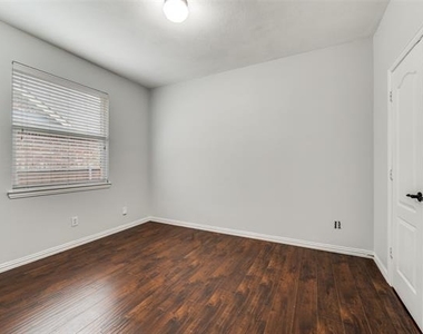 16420 White Rock Boulevard - Photo Thumbnail 20