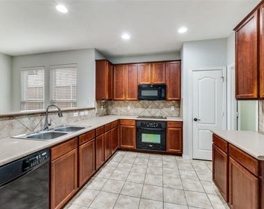 16420 White Rock Boulevard - Photo Thumbnail 7