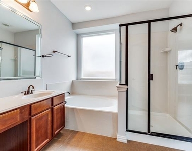 16420 White Rock Boulevard - Photo Thumbnail 16