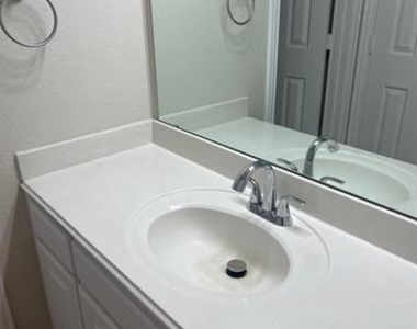 12637 Waltham Drive - Photo Thumbnail 9