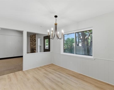 720 Huntwich Drive - Photo Thumbnail 7