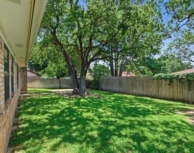 720 Huntwich Drive - Photo Thumbnail 21