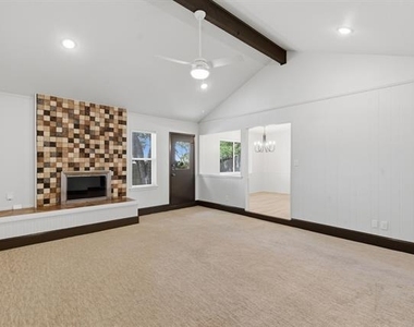 720 Huntwich Drive - Photo Thumbnail 5