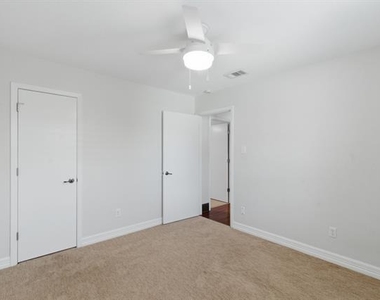 720 Huntwich Drive - Photo Thumbnail 18