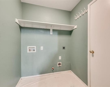 1528 Silver Spur Drive - Photo Thumbnail 15
