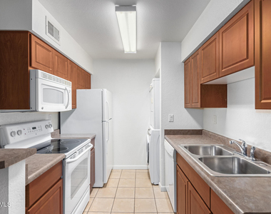 5995 N 78th Street - Photo Thumbnail 11