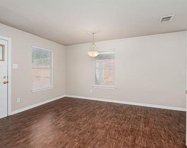 2503 Buckskin Drive - Photo Thumbnail 7