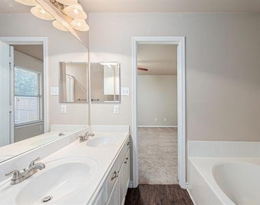 2503 Buckskin Drive - Photo Thumbnail 12