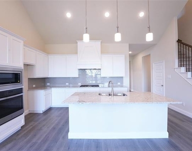 3208 Morris Lane - Photo Thumbnail 7