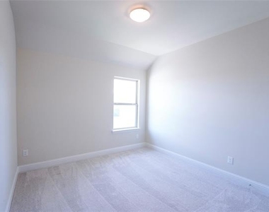 3208 Morris Lane - Photo Thumbnail 28