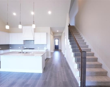 3208 Morris Lane - Photo Thumbnail 6