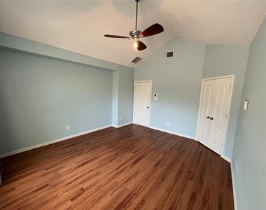 3721 Vienna Street - Photo Thumbnail 12